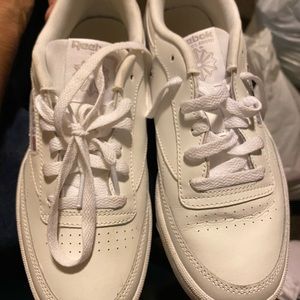 Women’s size 6 reebok sneakers